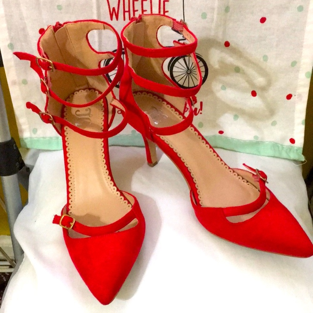 Gorgeous 3” heel red shoes